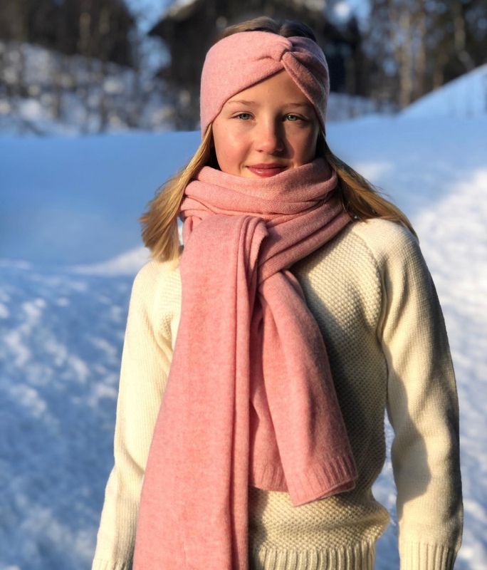 Skjerf i merinoull og cashmere NB! kun marineblått igjen