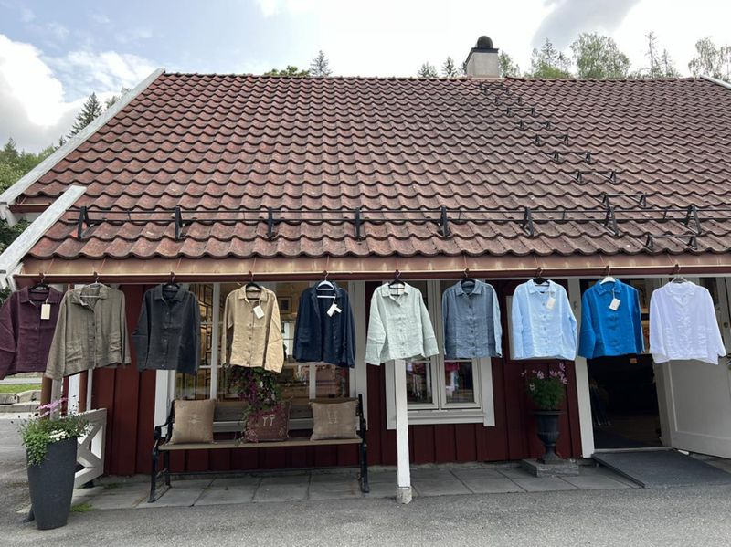 Kort Linjakke med lommer, hvit